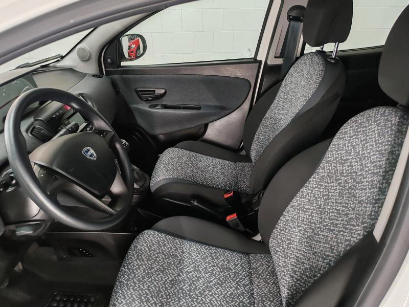 Lancia Ypsilon 5 Porte Ypsilon 1.0 hybrid Silver s&s 70cv