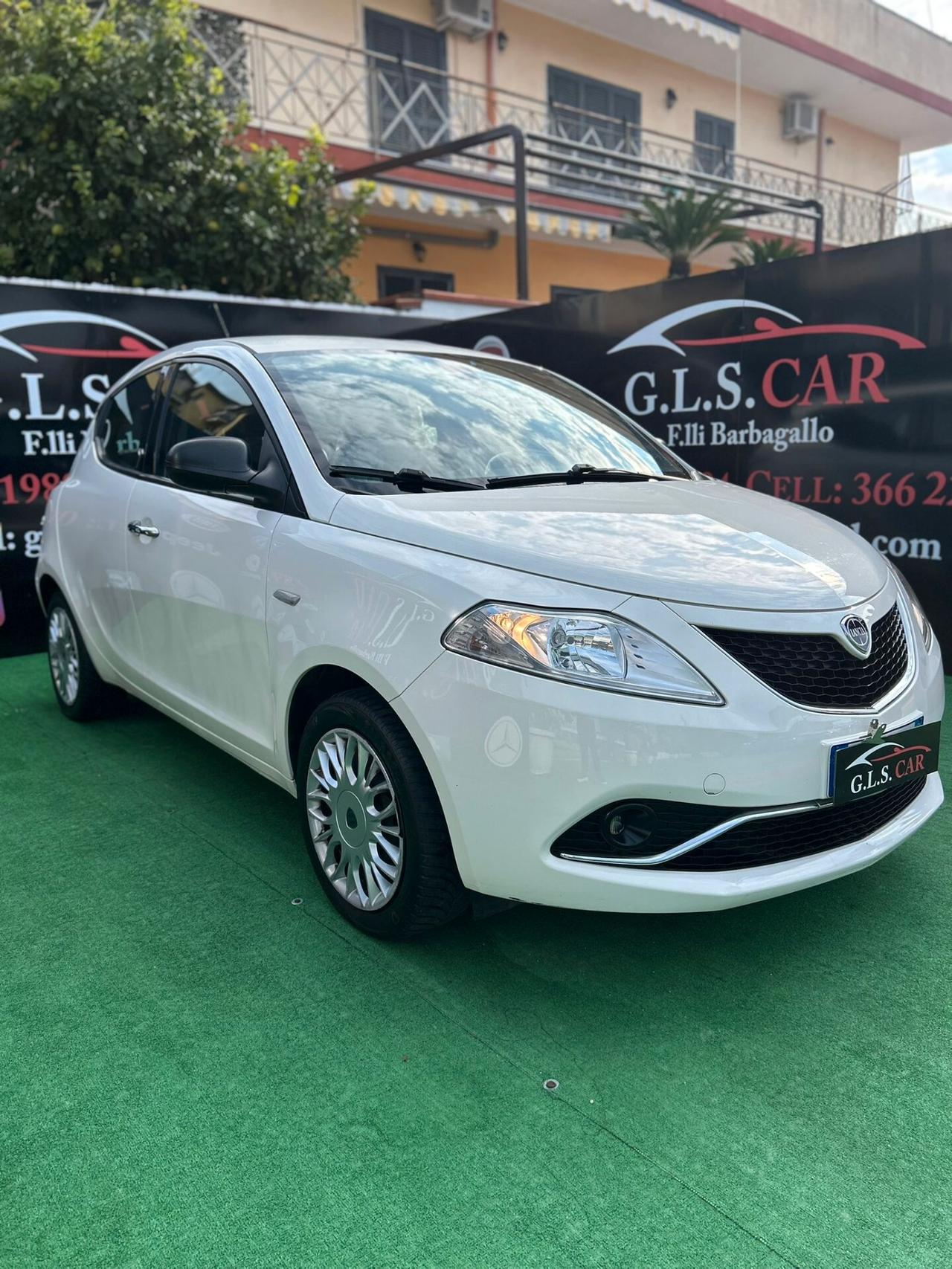 Lancia Ypsilon 1.2 69 CV 5 porte Silver