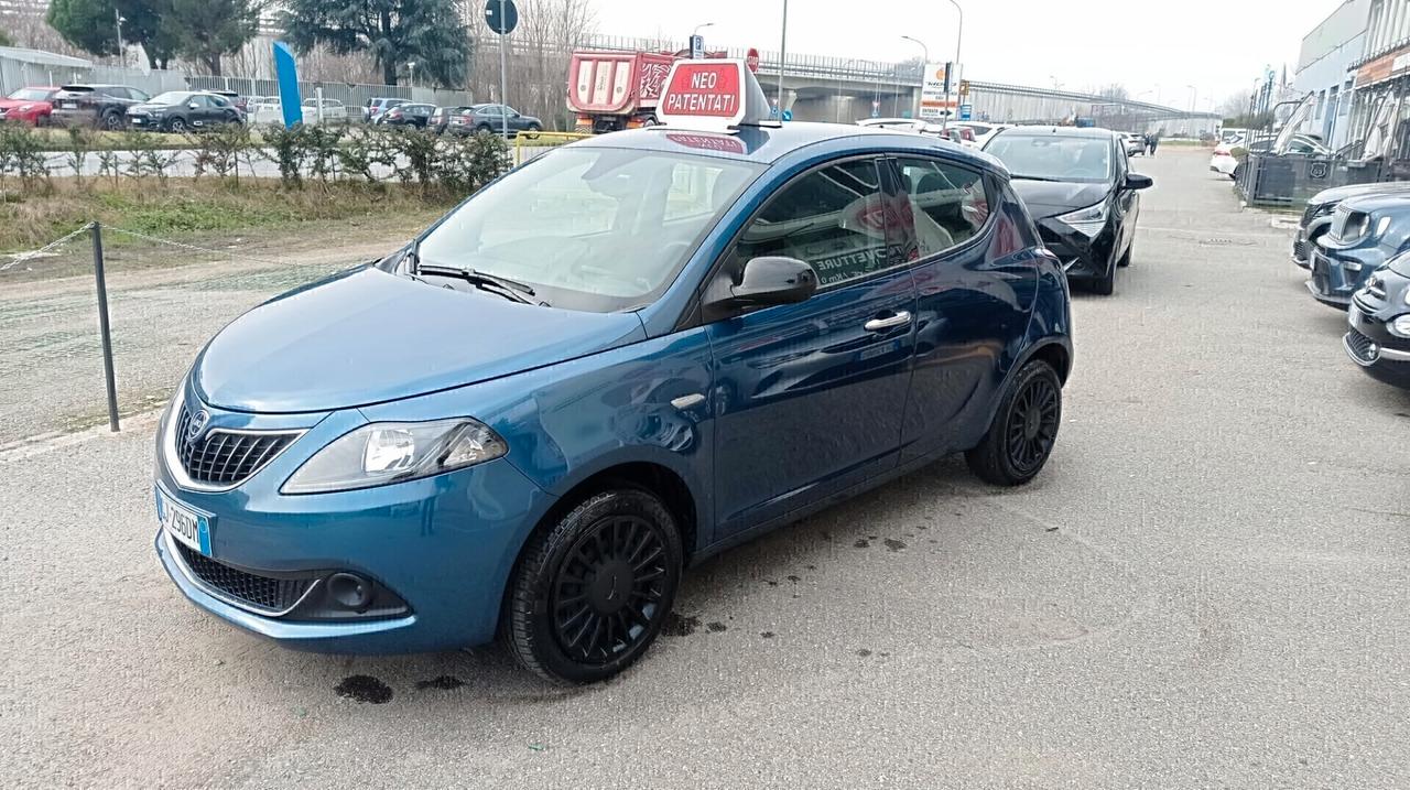 Lancia Ypsilon 1.0 FireFly 5 porte S&amp;amp;amp;amp;amp;amp;amp;amp;amp;amp;amp;S Hybrid Ecochic Silver