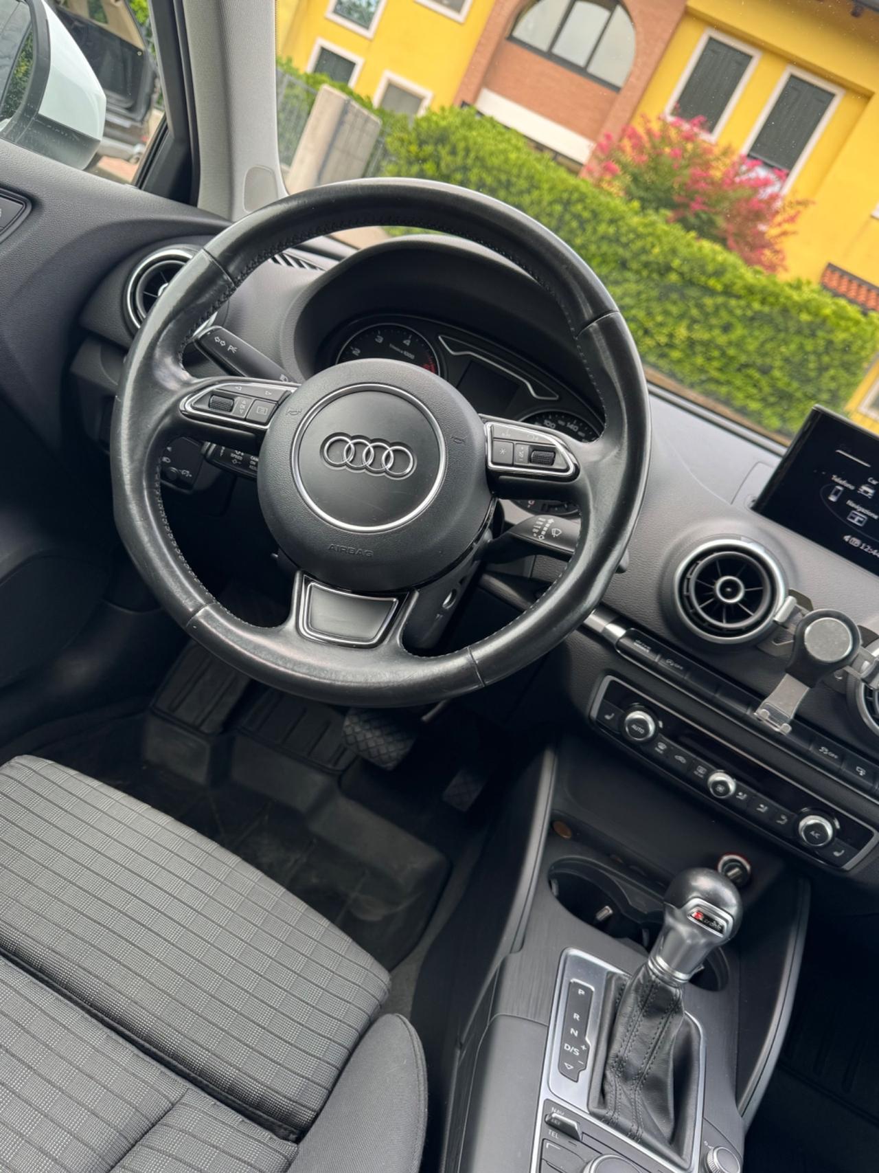 Audi A3 SPB 1.6 TDI clean diesel S tronic Business