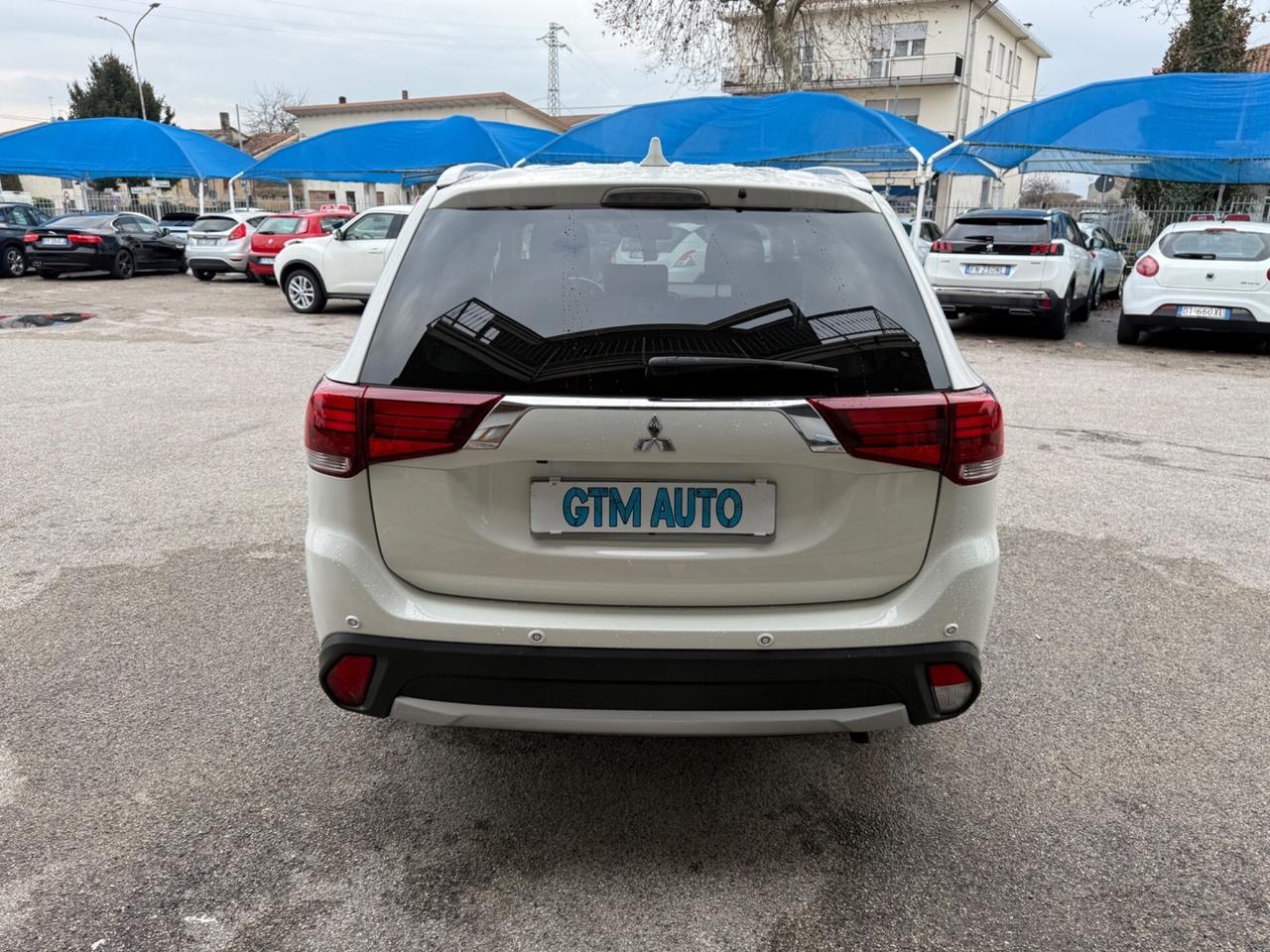 Mitsubishi Outlander 2.0 MIVEC 2WD Intense