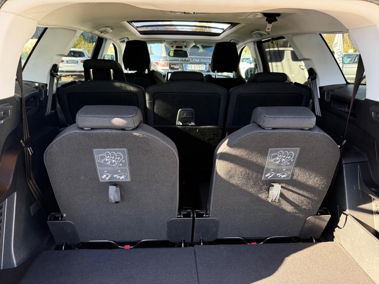 PEUGEOT 5008DIESEL 7 POSTI*TETTO*CERCHI18*NAVI*TAGLPEUGEOT