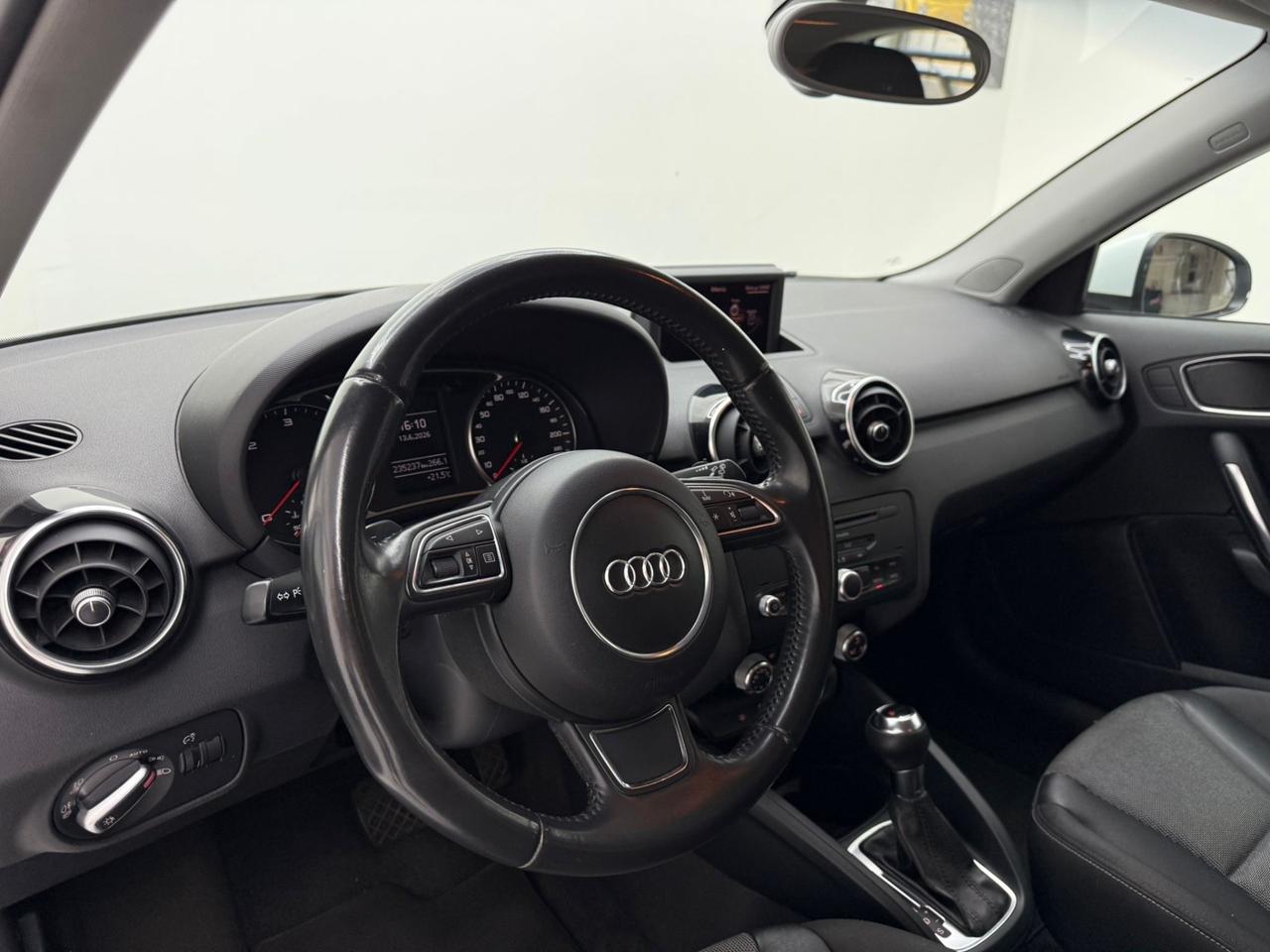 AUDI A1 SPB 1.6 TDI S TRONIC S LINE