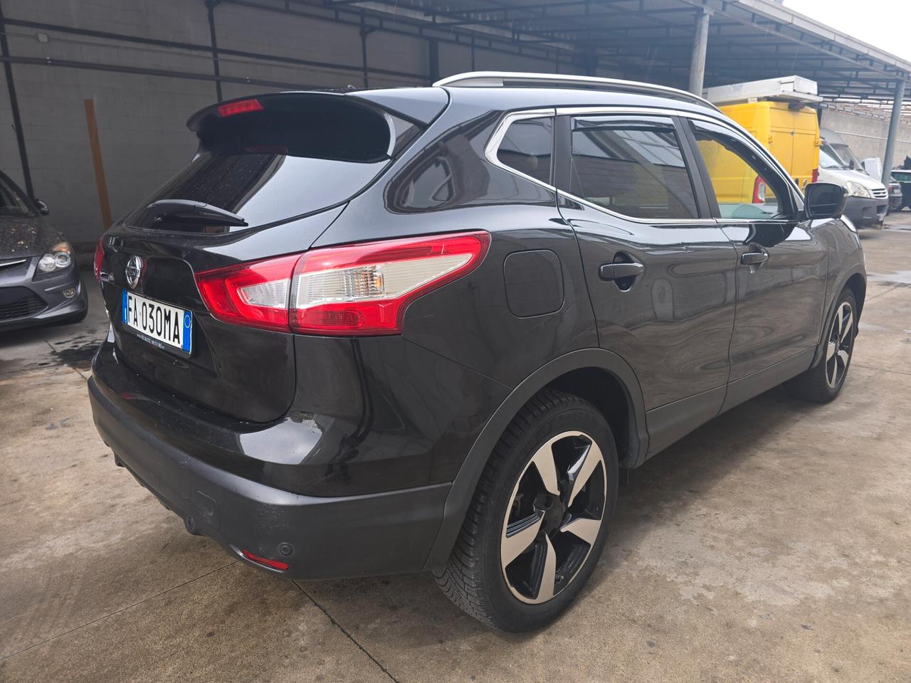 Nissan Qashqai 1.2 DIG- AUTOMATICO/TETTO PANORAMICO GARANZIA E PERMUTA