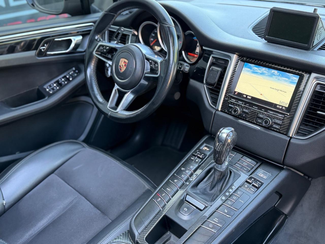 Porsche Macan 3.0 S Diesel FULL TETTO TOTAL BLACK MOTORE NUOVO FATTURATO