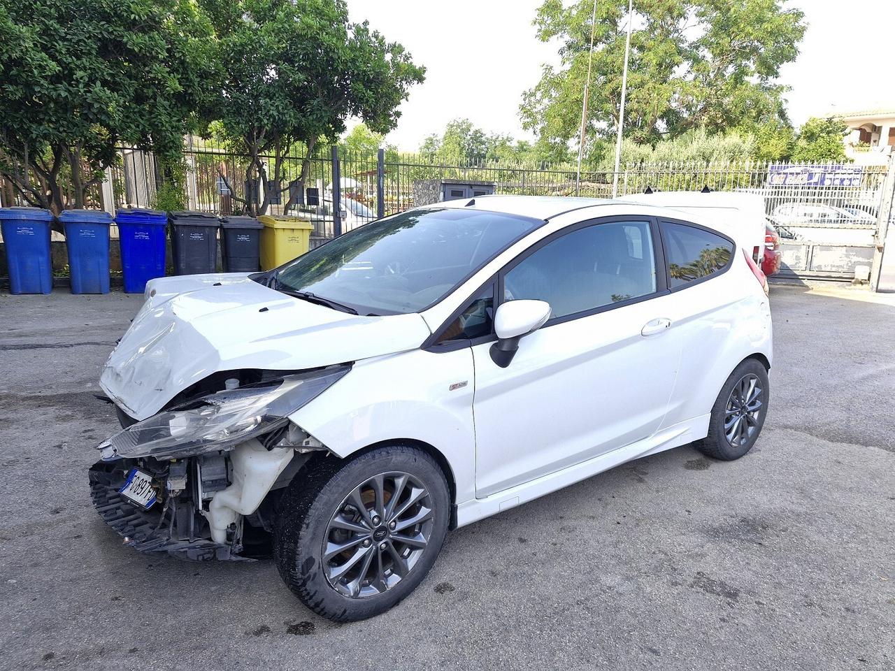 FORD FIESTA ST-LINE SINISTRATA SENZA MOTORE 2017