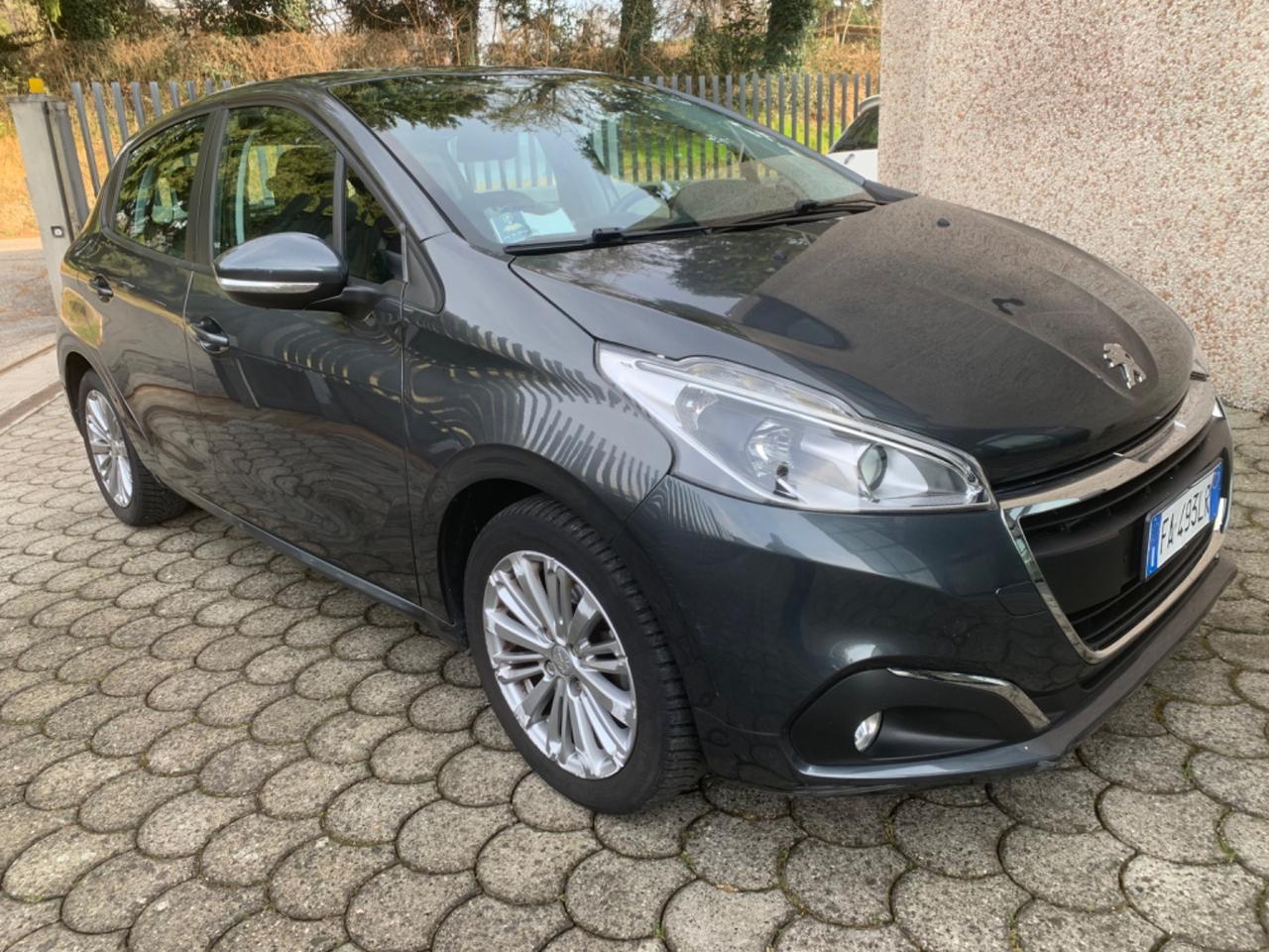 Peugeot 208 PureTech 82 5 porte Allure