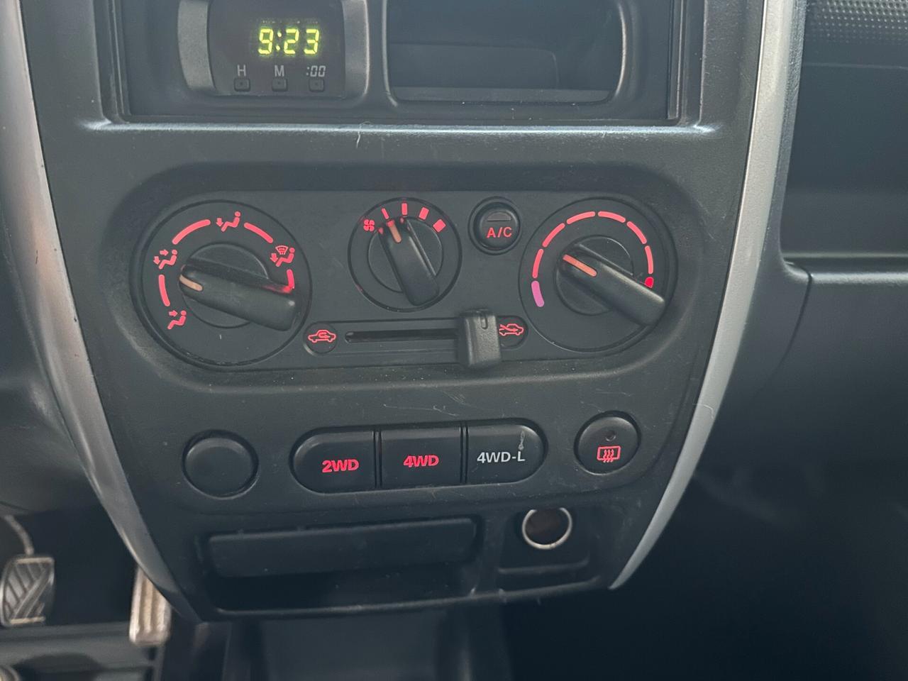 Suzuki Jimny 1.3i 16V cat 4WD JLX Più