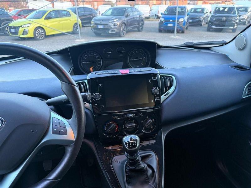 Lancia Ypsilon Ypsilon 1.0 FireFly 5 porte S&S Hybrid Platino