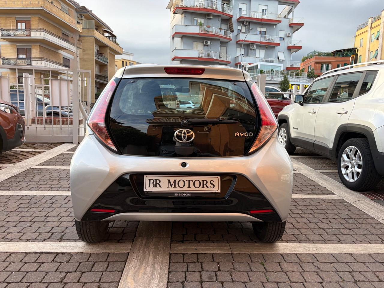 Toyota Aygo 1.0 VVT-i x-play 5p. - OTTIME CONDIZIONI !!