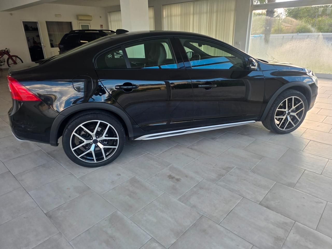 Volvo V60 Cross Country D4 Geartronic Summum