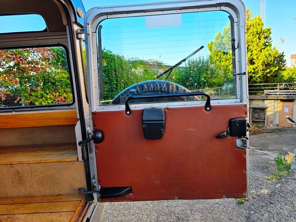 Land Rover Defender 90 TDI 200 RESTAURATA!