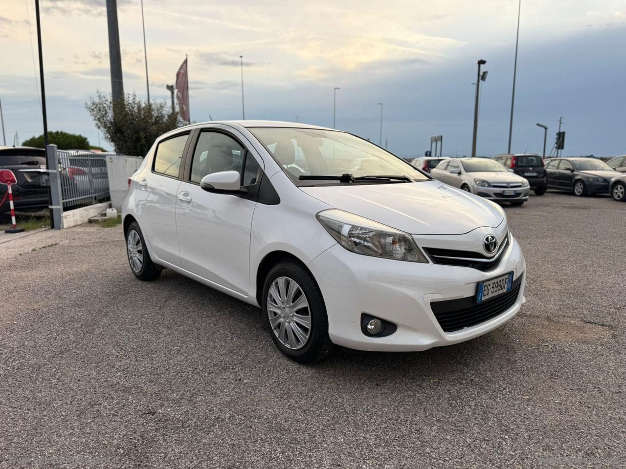 TOYOTA Yaris 1.0 5p. Lounge