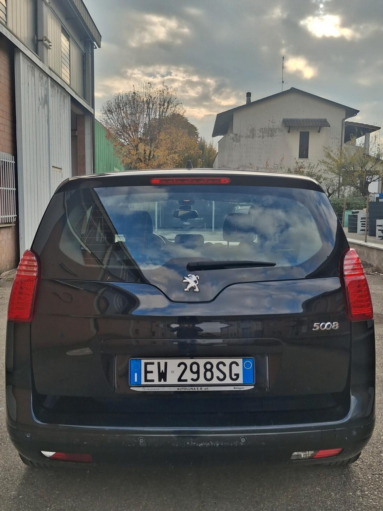 Peugeot 5008 1.6 HDi 115CV Allure 7 POSTI