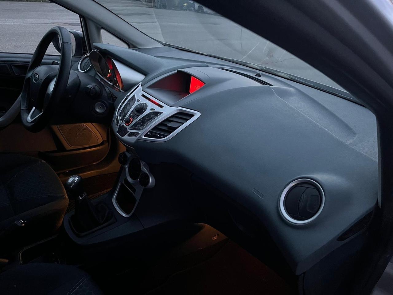 Ford Fiesta 1.4 5p Bz.- GPL Titanium 135000 km