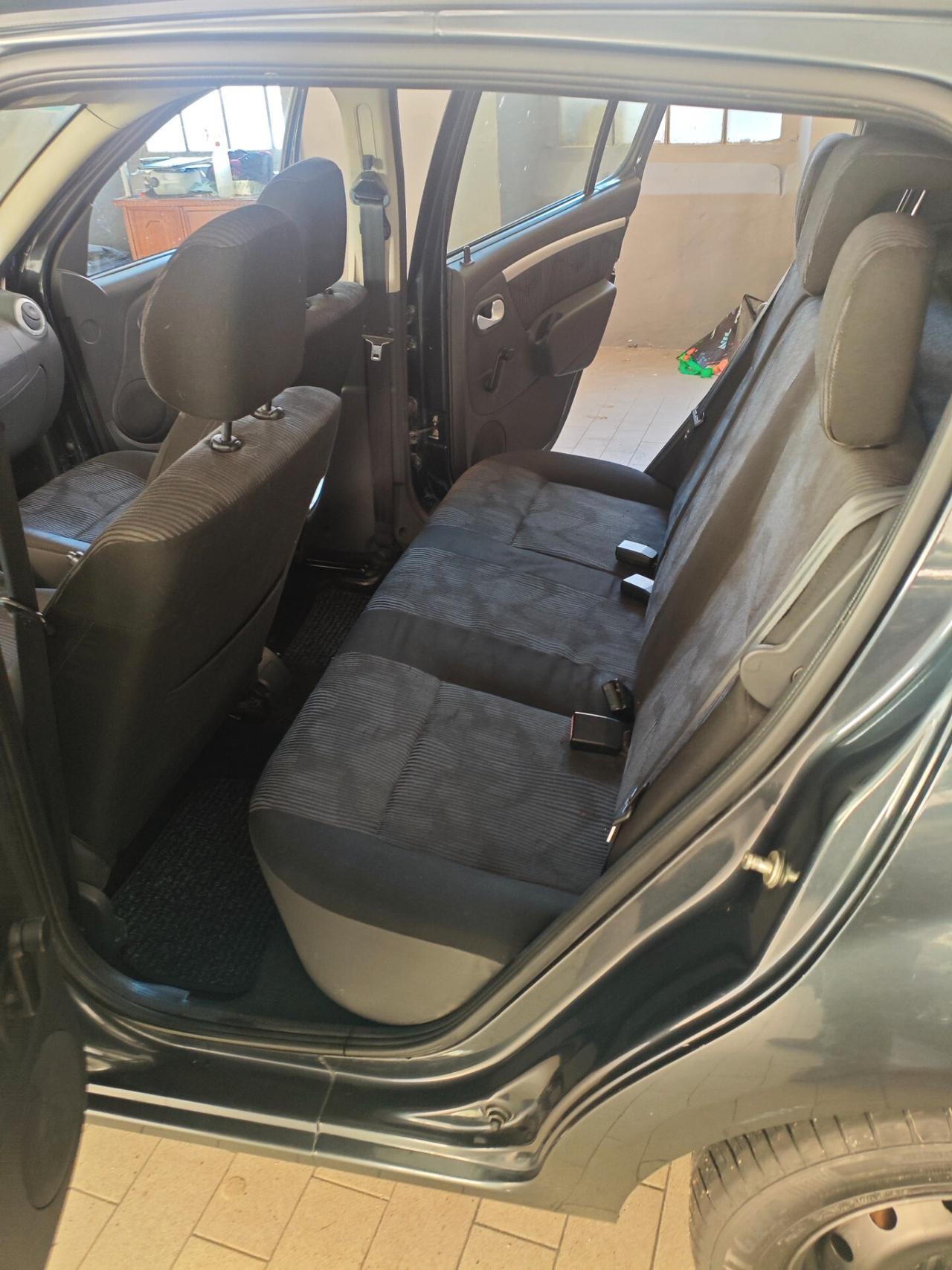 Dacia Logan 1.4 Lauréate