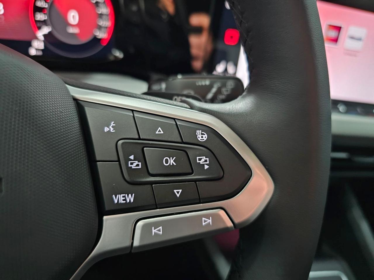 Volkswagen Golf TDI MOVE LIFE C.16 Tetto Nav Led Matrix Clima3Zone