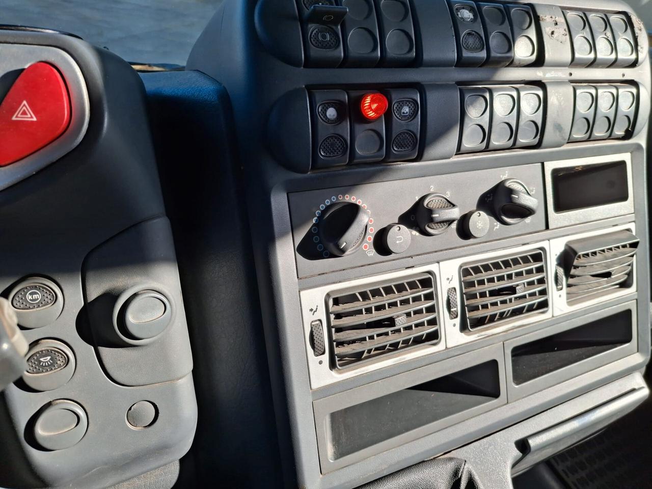 Iveco 120 e 25 ribaltabile passo 3105 con bloccaggio differenziale EURO 5