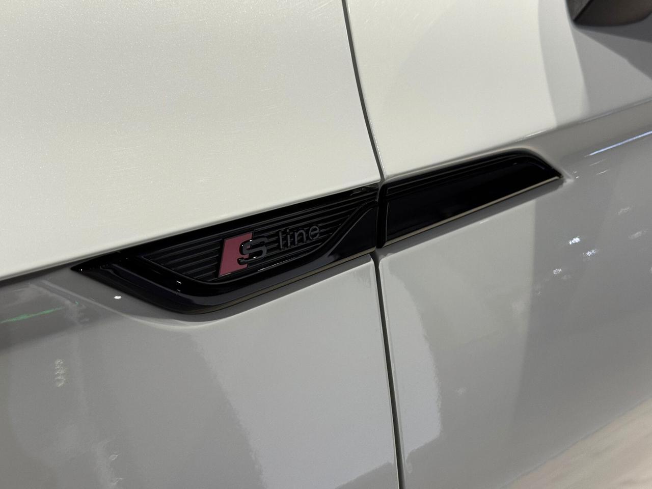 Audi A5 35 TDI S tronic Line Edition Identity Black