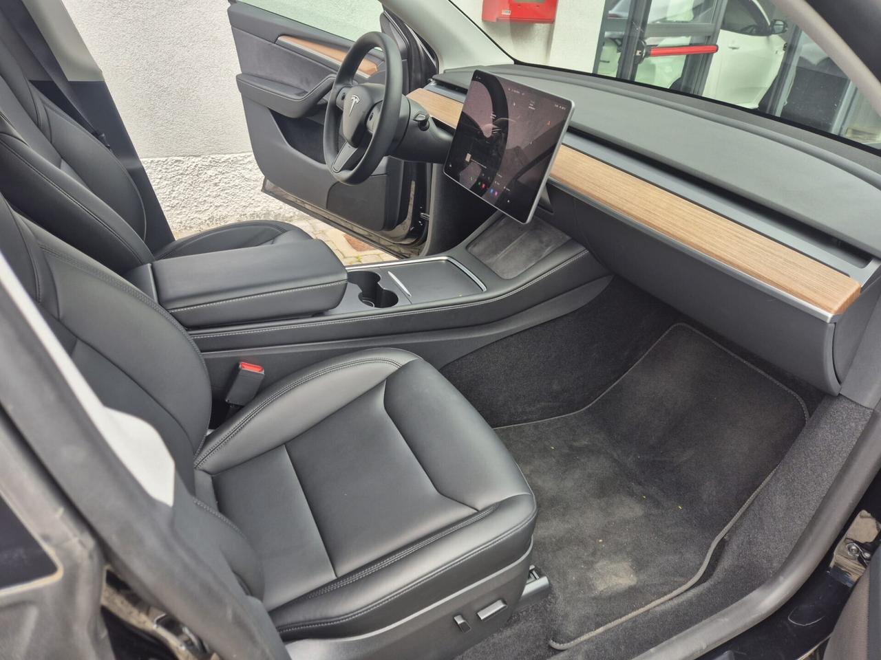 Tesla Model Y RWD