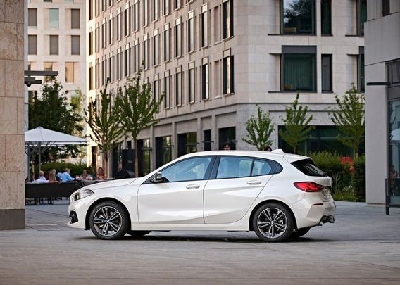 Bmw 116 116d 5p. Business Advantage