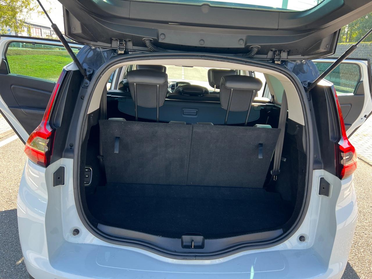 Renault Grand Scenic dCi 8V 110 CV EDC Energy Bose