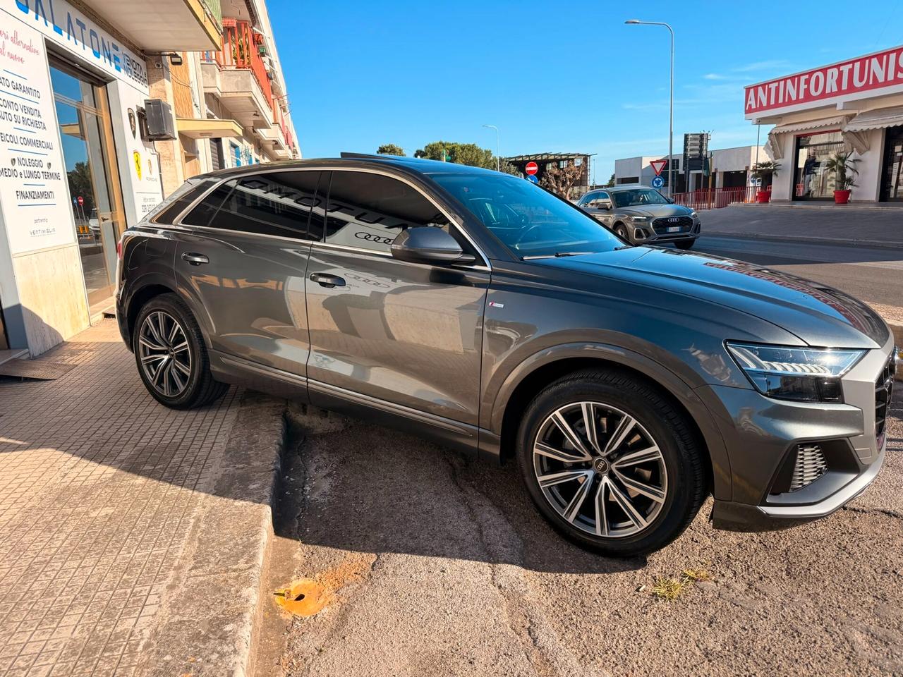 audi q8 s line 2022 tetto!