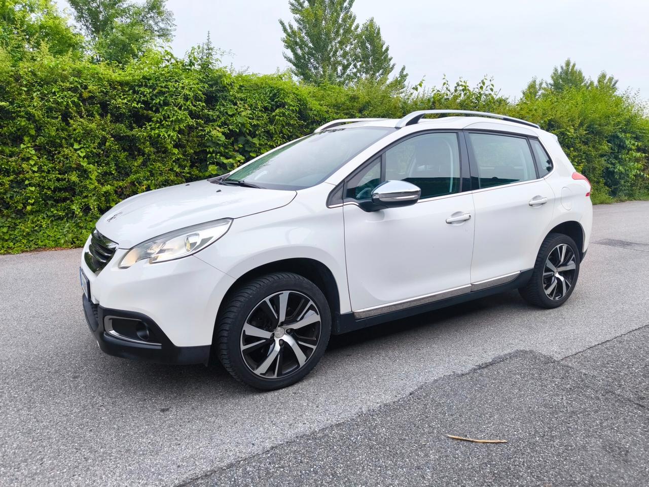 PEUGEOT 2008 1,6 BENZINA VTI-ALLURE