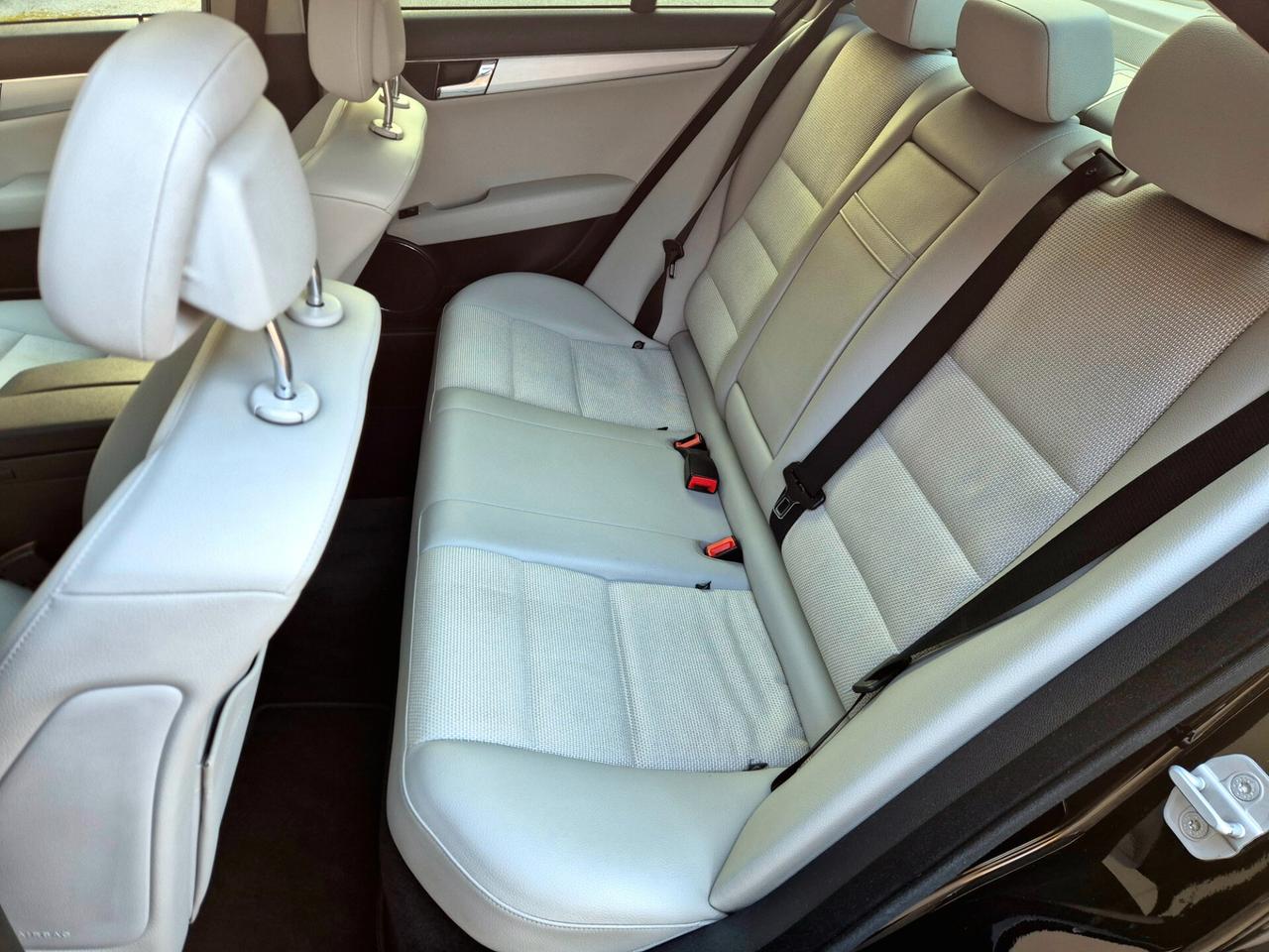 Mercedes-benz C 350 CDI BlueEFFICIENCY Avantgarde