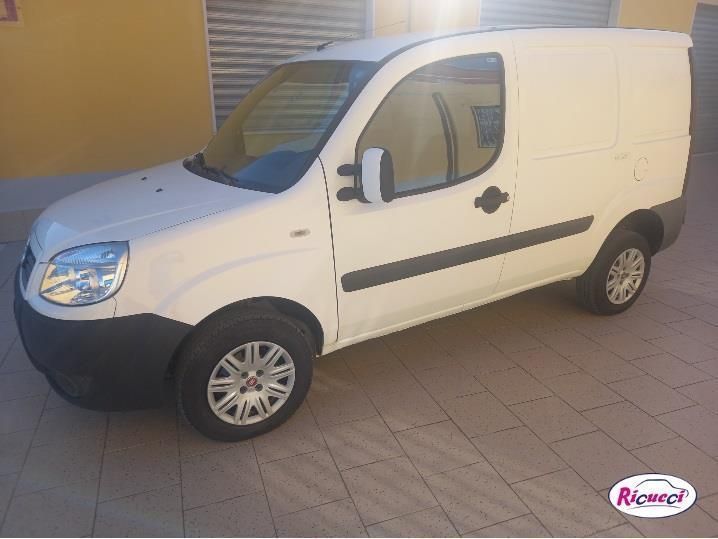 FIAT Doblò Cargo 1.6 16V Natural Power Active