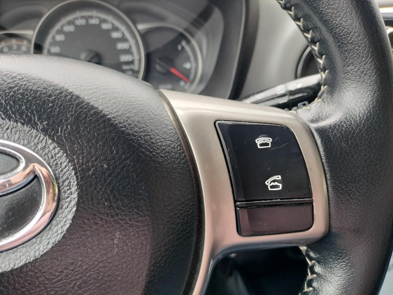 Toyota Yaris 1.0 5 porte Lounge benzina GPL