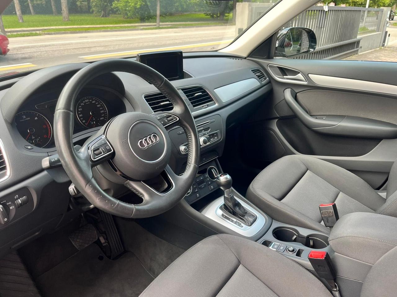 Audi Q3 2.0 TDI 120 CV S tronic S line Edition