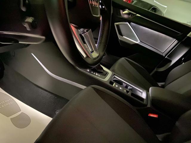 AUDI Q3 35 2.0 TDI S tronic Business Advanced COCKPIT