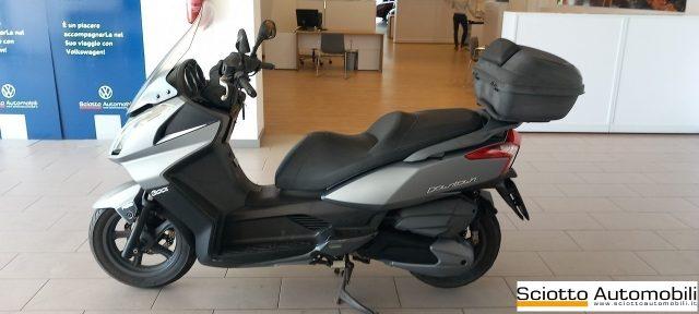 KYMCO Downtown 300i .