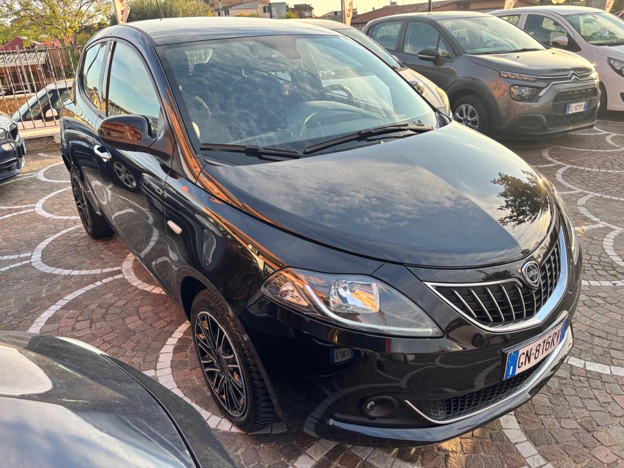 Lancia Ypsilon 1.0 FireFly 5 porte S&S Hybrid Gold Plus