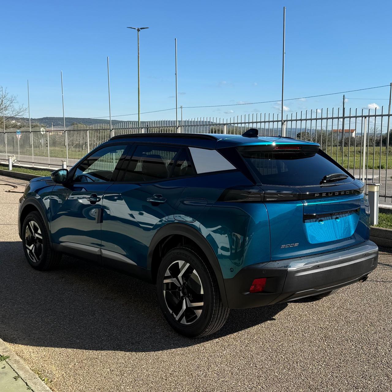 Peugeot 2008 Hybrid 110 e-DCS6 Allure