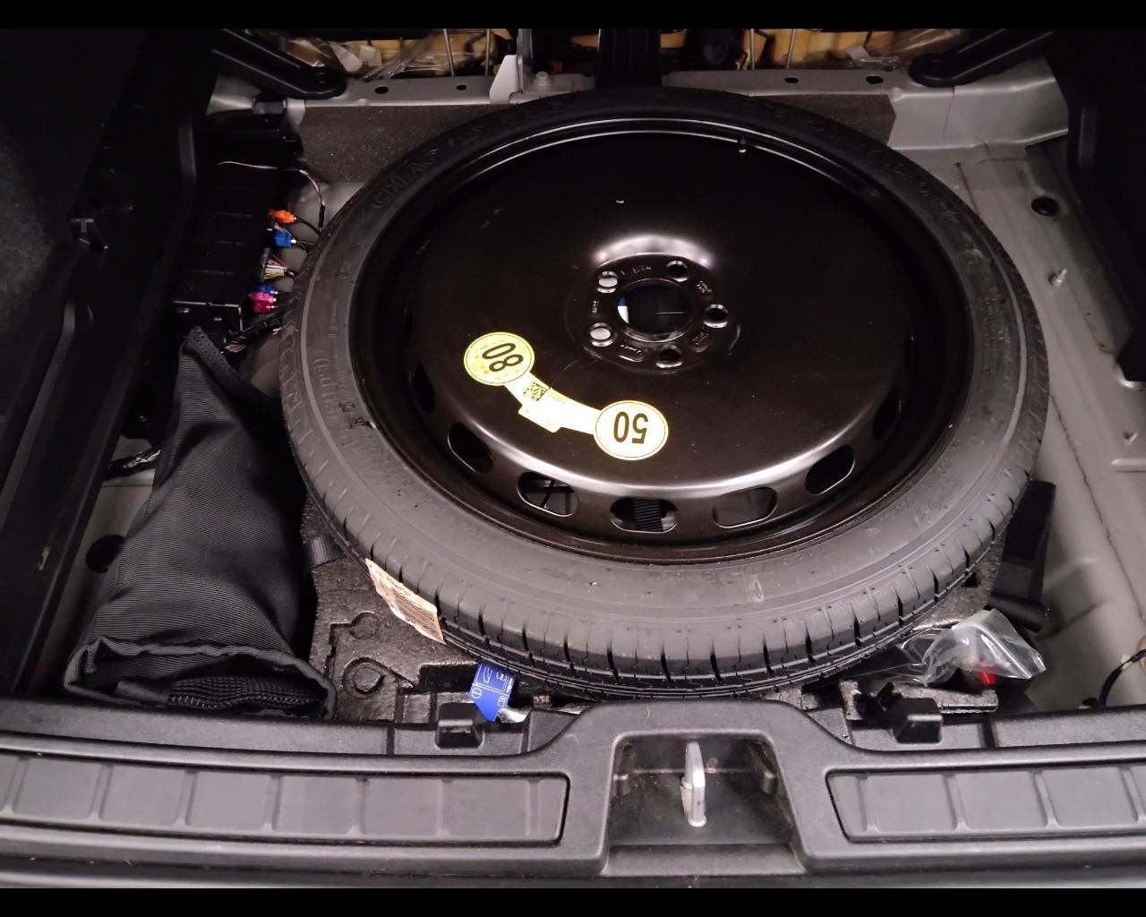 VOLVO XC40 2023 - XC40 1.5 t5 recharge phev Core auto