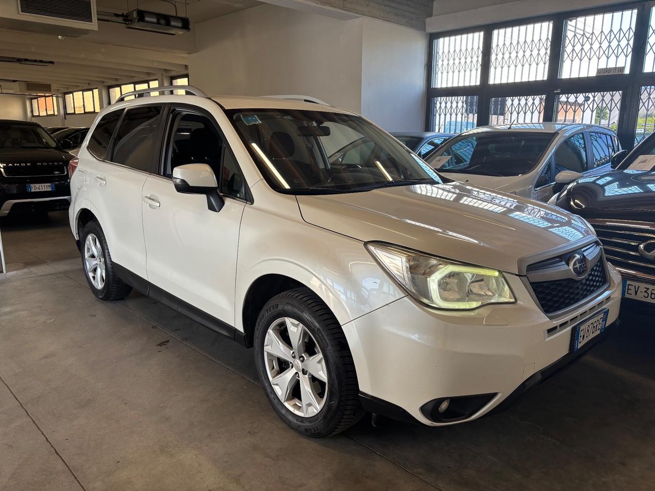 Subaru Forester 2.0D |BIANCO PERLA GANCIO TRAINO