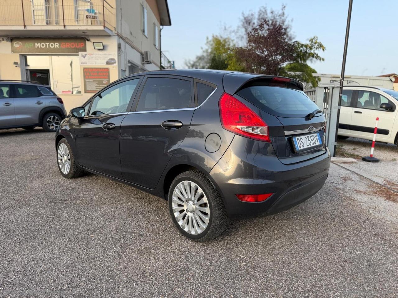 FORD Fiesta 1.2 16V 5p. Titanium
