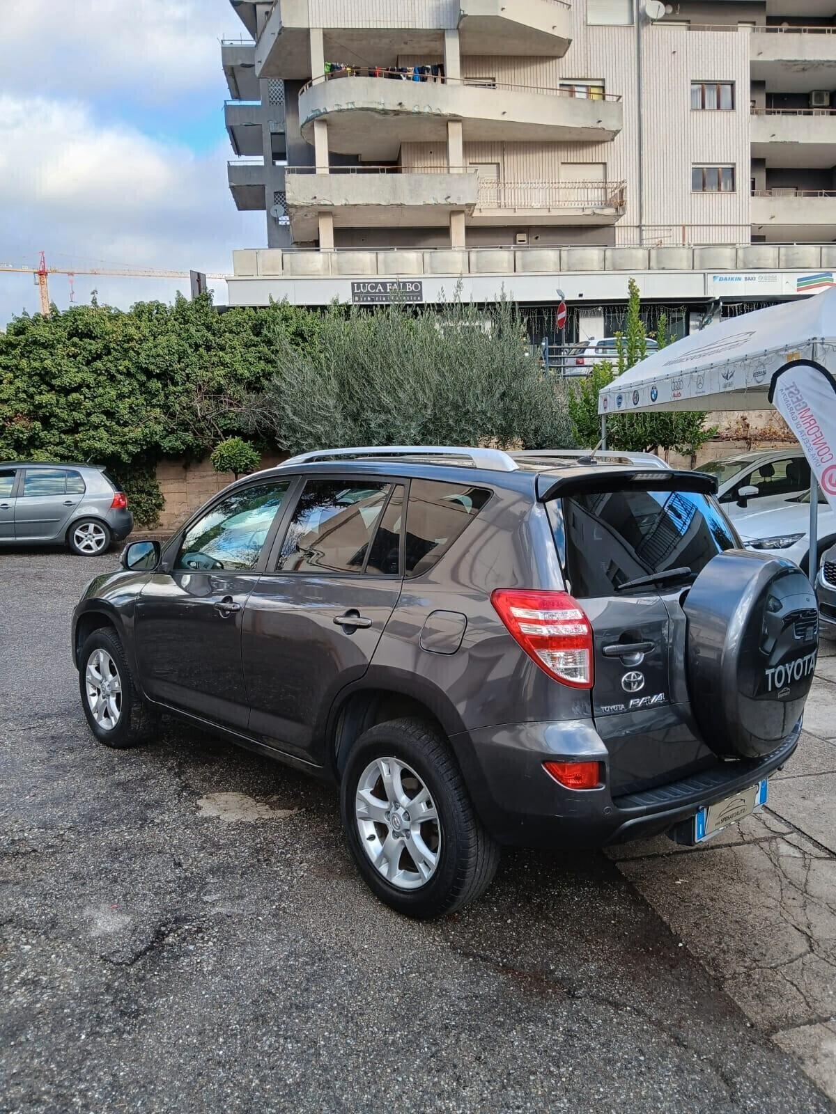 Toyota RAV 4 RAV4 Crossover 2.2 D-4D 150 CV DPF Sol