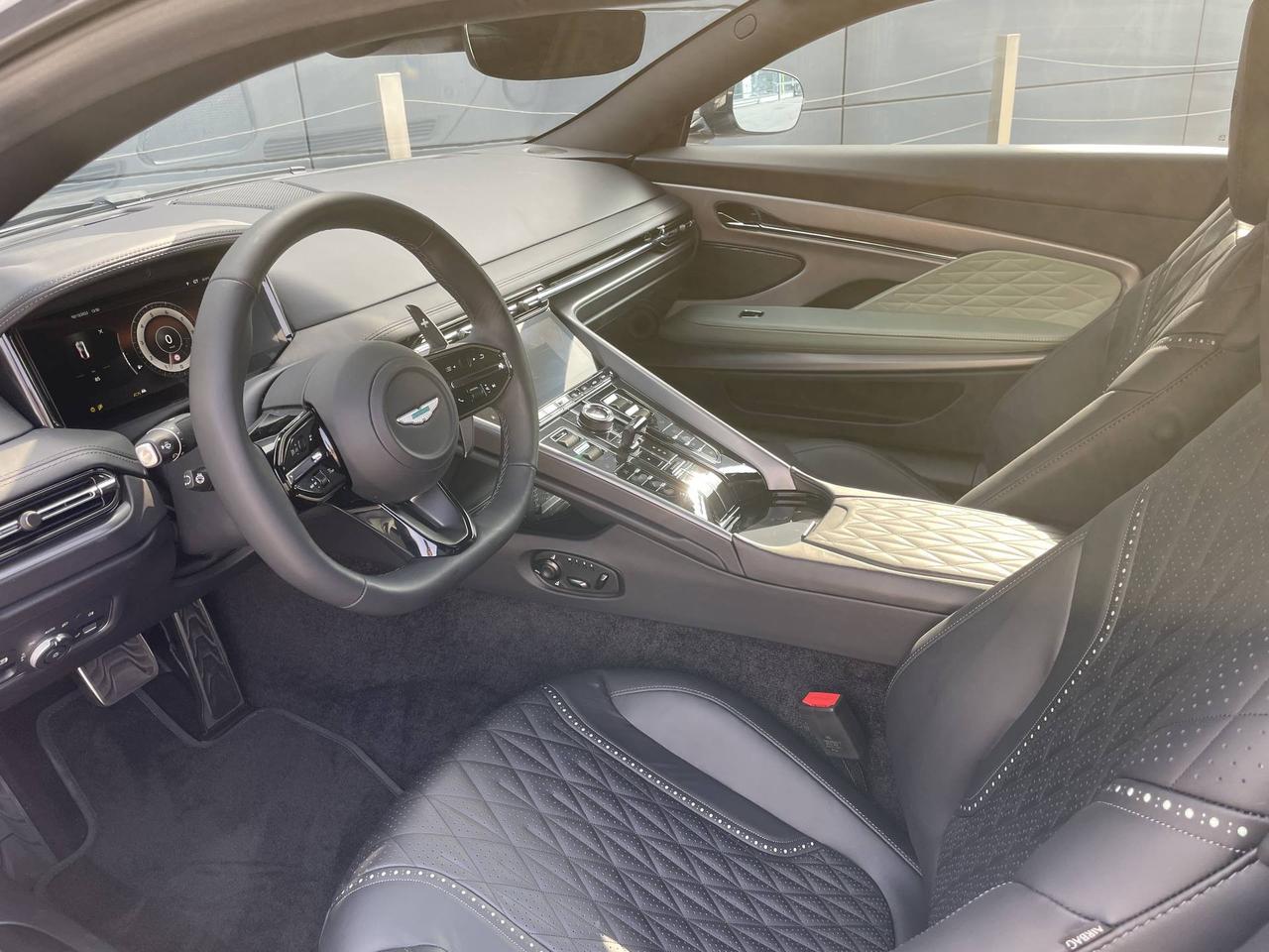 ASTON MARTIN DB12 Coupe 4.0 V8 auto