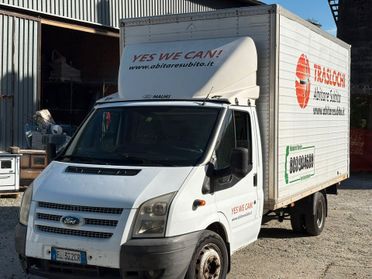 Ford Transit centinato con gancio traino