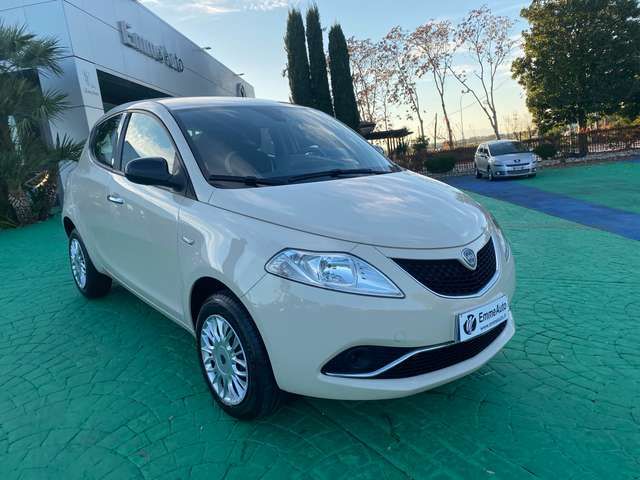 Lancia Ypsilon Ypsilon 0.9 t.air Platinum ecochic metano 85cv