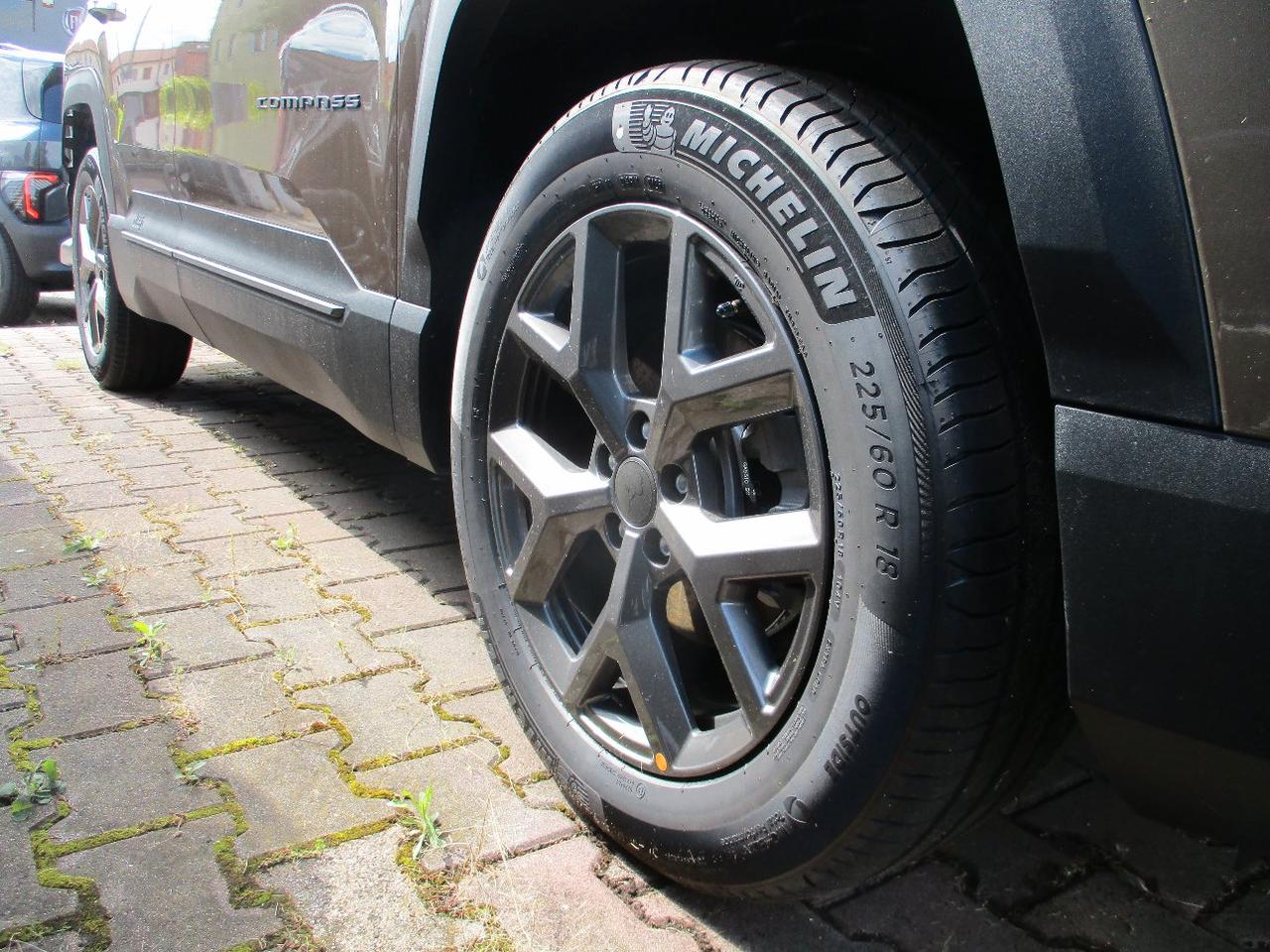 Jeep Compass 1.2 turbo e-hybrid mhev Altitude fwd 145cv edct6