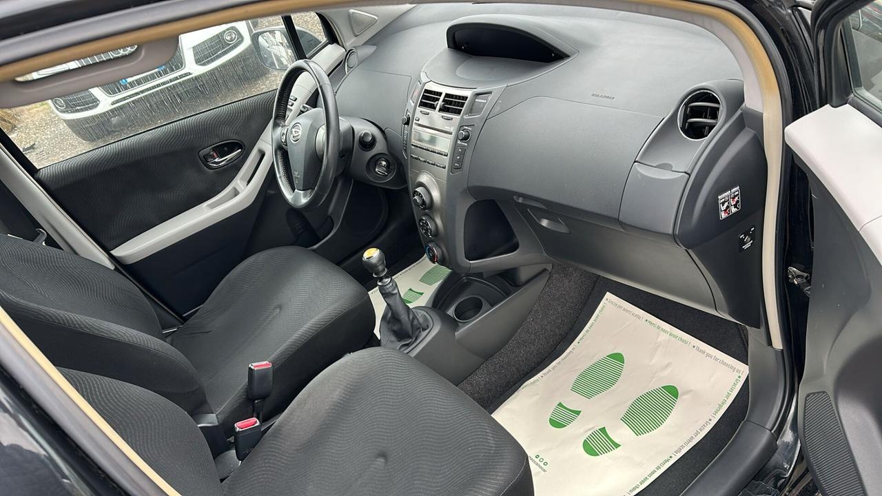 Daihatsu Charade 1.3 B You Five