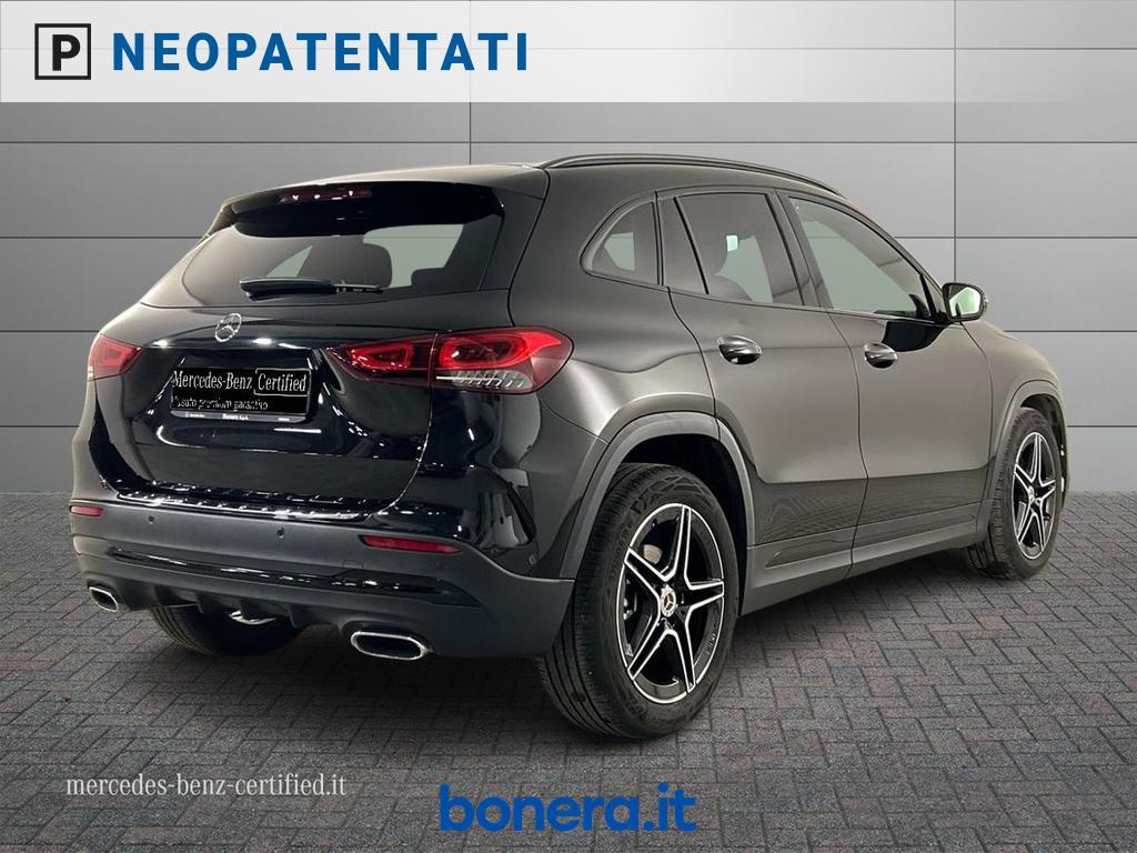 Mercedes GLA 180 180 D Premium 8G-DCT
