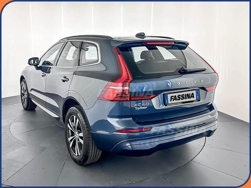 Volvo XC60 B4 D automatico Momentum Pro