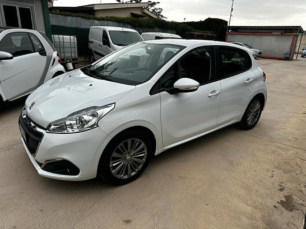 Peugeot 208 1.2 benzina 82 cv 2016