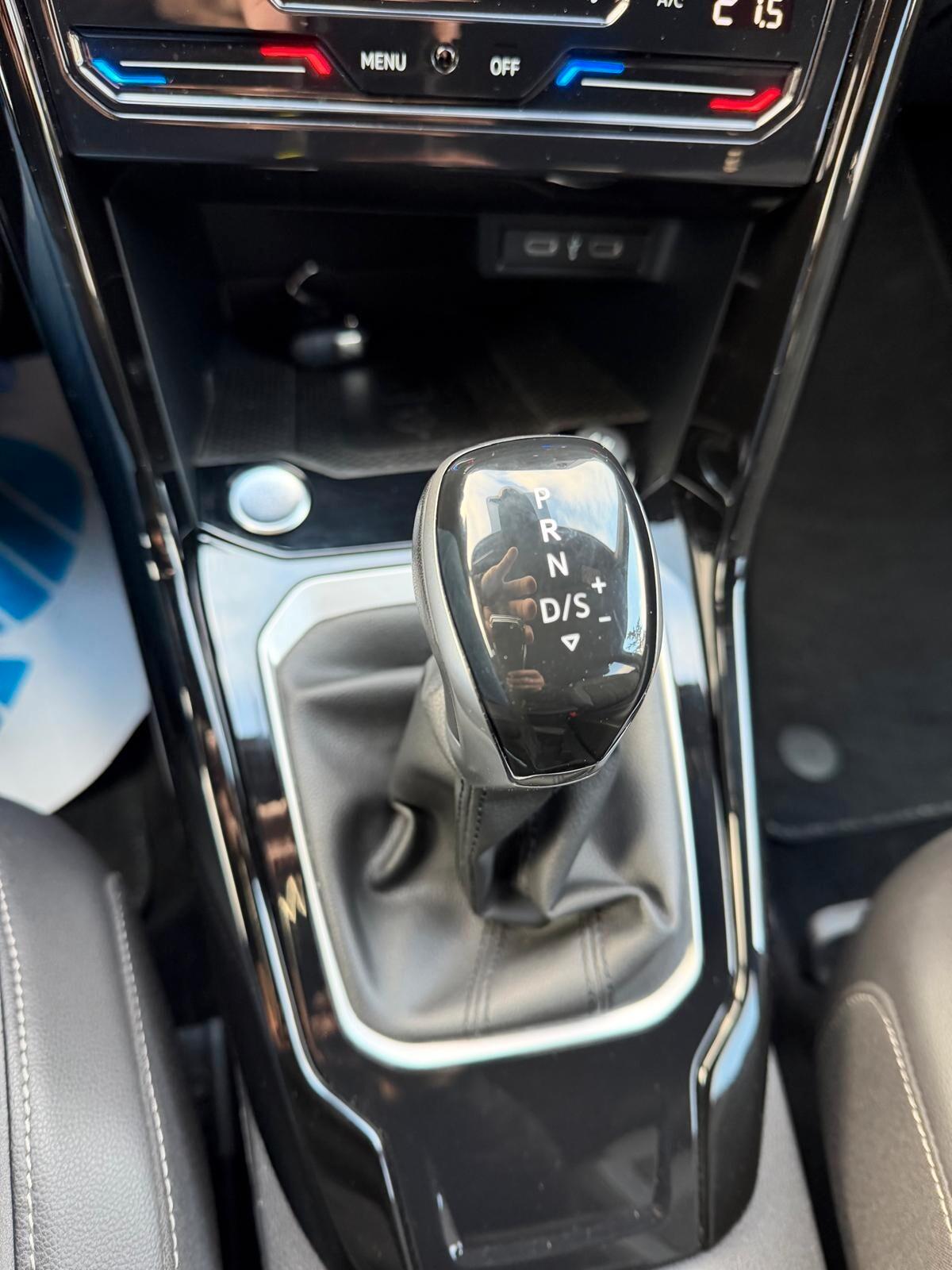 Volkswagen T-Roc 2.0 TDI SCR 150 CV DSG 4MOTION R-Line