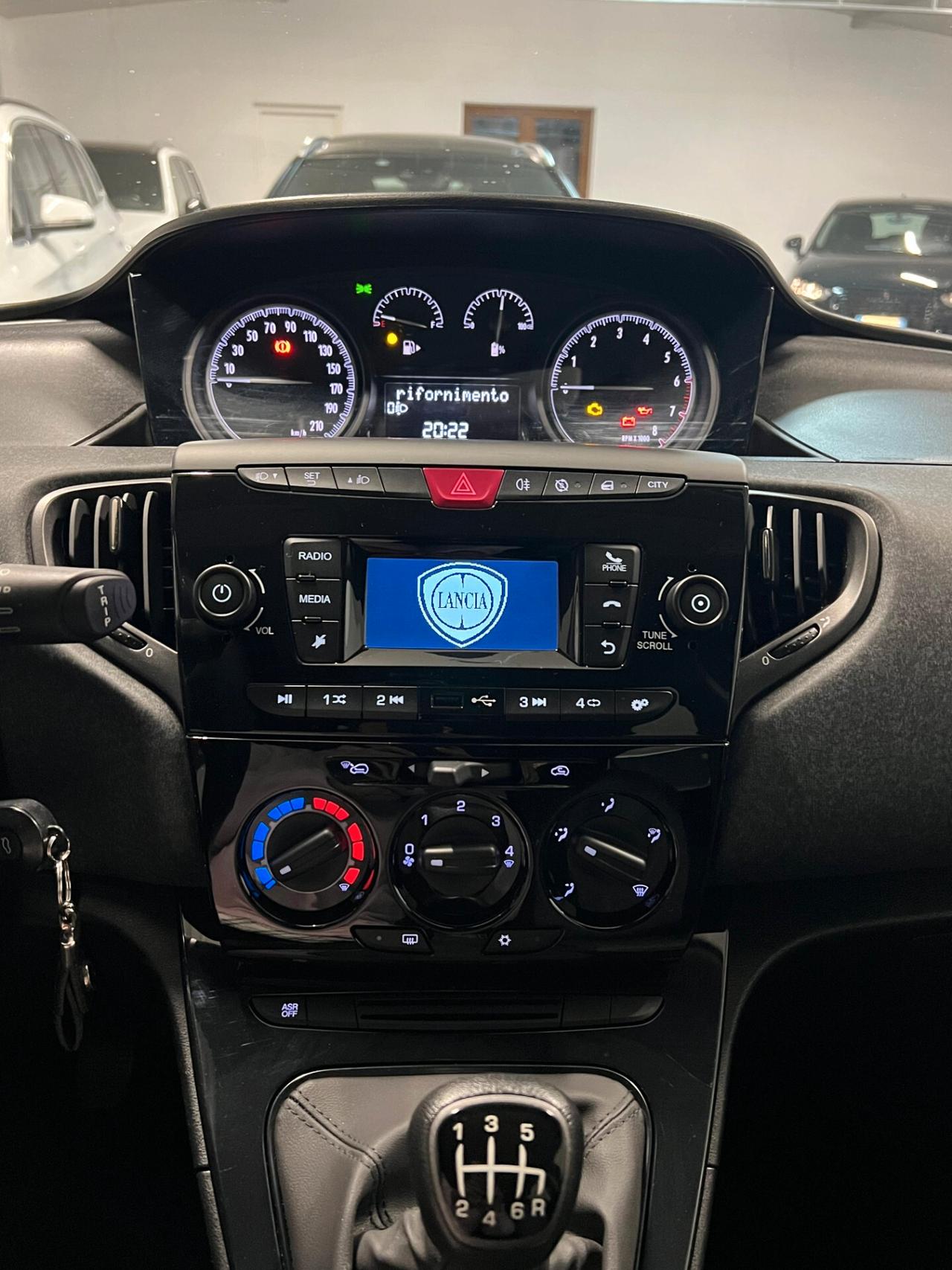 Lancia Ypsilon 1.0 FireFly 5 porte S&S Hybrid Ecochic A. Ferretti